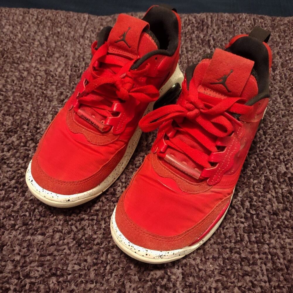 Nike Jordans Max-200 5Y